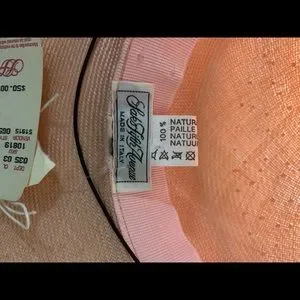 Saks Fifth Avenue | Accessories | Vintage Saks Fifth Avenue  display picture 1